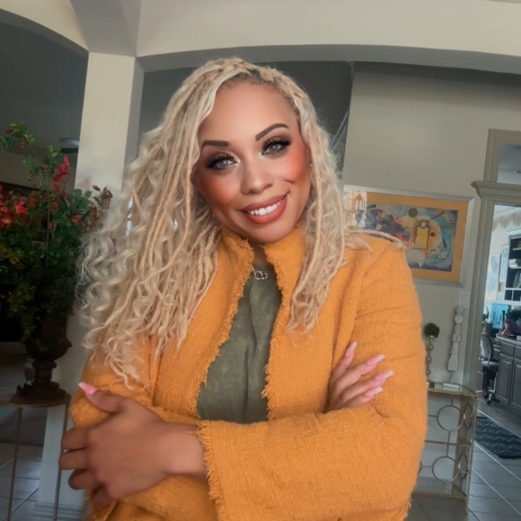 Mustard yellow blazer - Picture 3 of 6